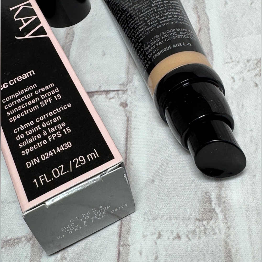 Mary Kay® CC Cream Sunscreen Broad Spectrum SPF 15* - Medium to Deep - Picture 4 of 5